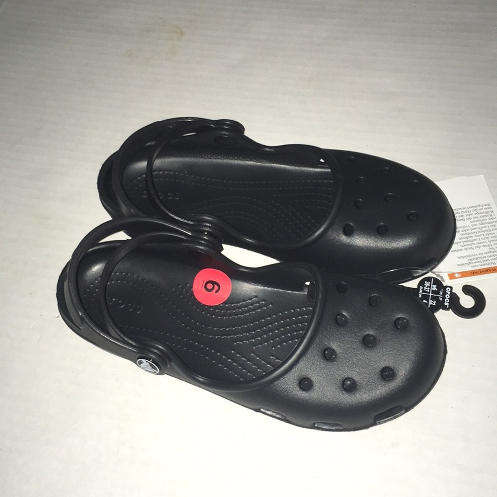 Crocs Karin size 6 NWT